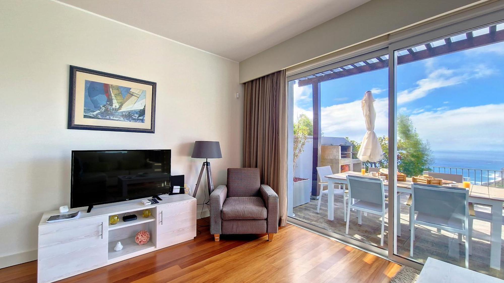 Villa Laura By Lovelystay Calheta  Exterior photo